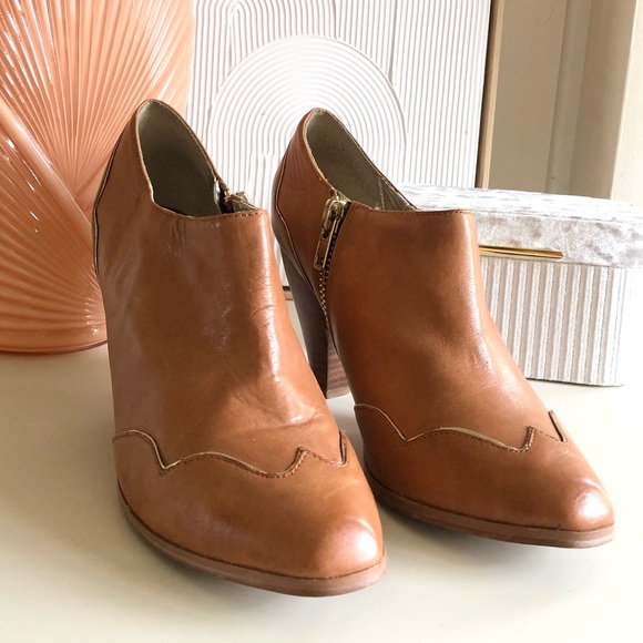 VERY VOLATILE buttery soft leather bootie boots camel color gold trim  size 10 - Picture 4 of 16